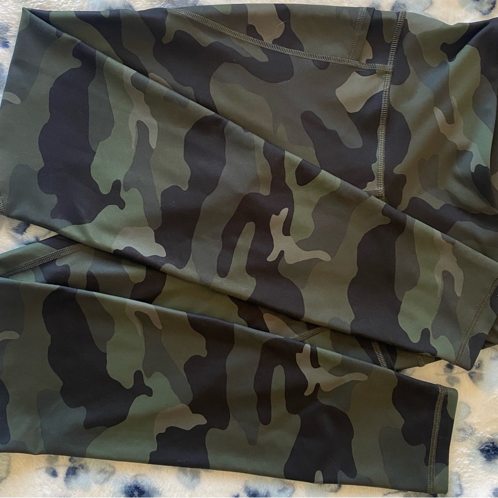 Old Navy Camouflage Leggings